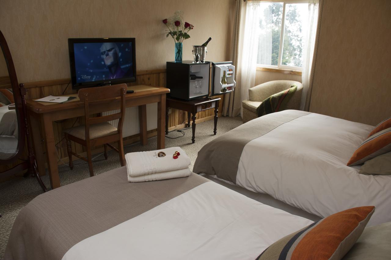 Hotel Borde Lago Puerto Varas Bagian luar foto