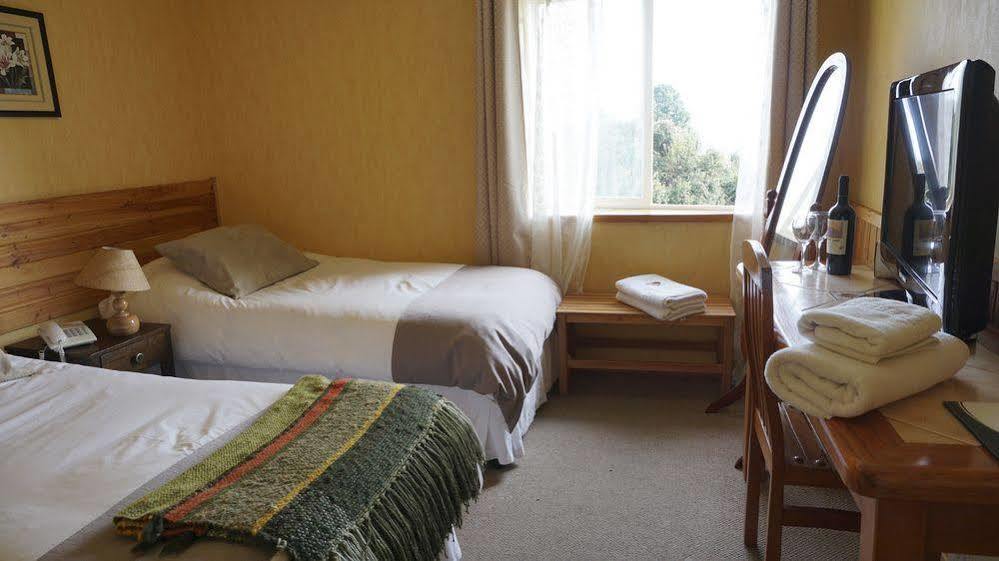 Hotel Borde Lago Puerto Varas Bagian luar foto